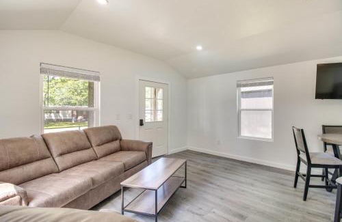 Grove Casa | Walk to Lake Cozy Grove Cabin with Fire Pit