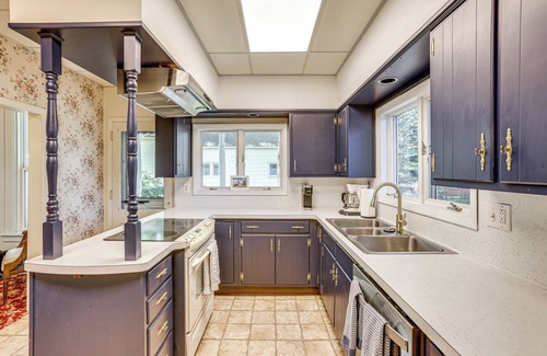 Ludington Cabaña | Walk to Lake Michigan & Dtwn: ‘Coastal Grand'