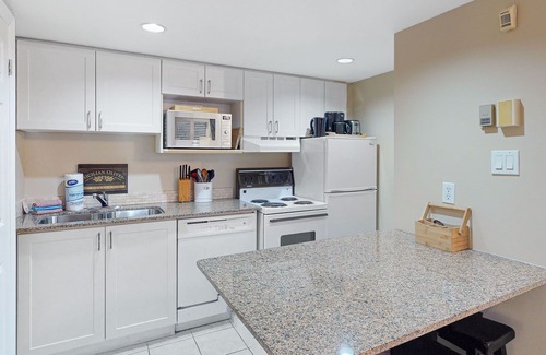 Craigleith Apartamento | A pie de ascensores! Estudio actualizado con chimenea y piscina compartida, jacuzzi y tenis.