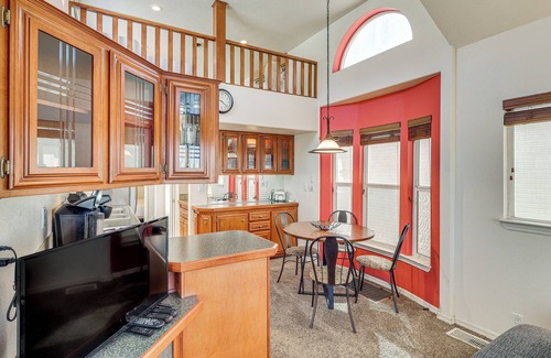 Lake Havasu City Cabina | Walk to London Bridge Beach: Lake Havasu Cabin!