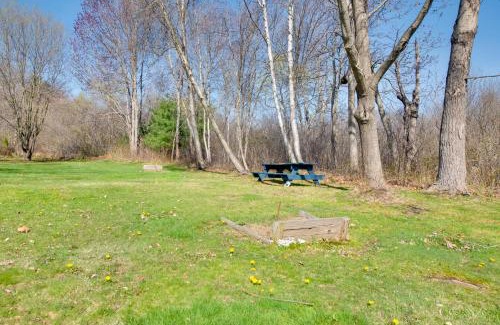 York Beach Casa | Walk to Long Sands Beach Cottage with Fire Pits!
