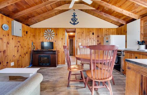 York Beach Casa | Walk to Long Sands Beach Cottage with Fire Pits!