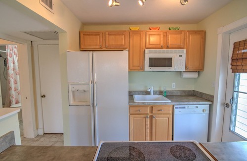 Coquina Sands Condominio | Walk to Lowdermilk Beach From This Amazing & Cute Condo with Back Bay Views!
