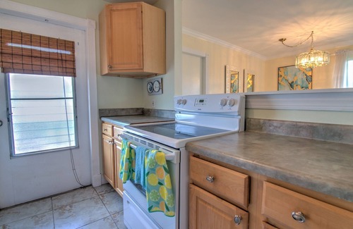 Coquina Sands Condominio | Walk to Lowdermilk Beach From This Amazing & Cute Condo with Back Bay Views!