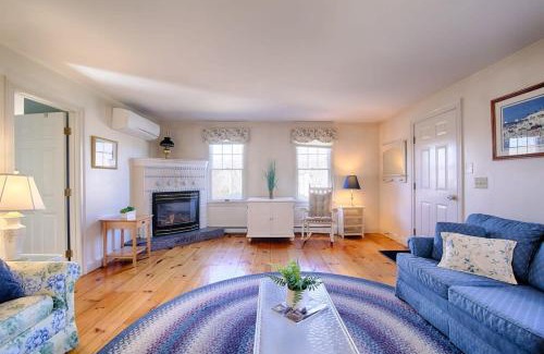 Chatham Casa | Walk to Main St and Oyster Pond in Chatham