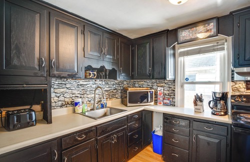 Fond du Lac Casa | Walk to Main St Fond du Lac: Retreat w/ Yard