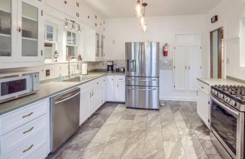 Roswell Casa | Walk to Main Street Charming Roswell Home!