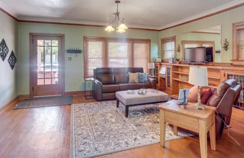 Roswell Casa | Walk to Main Street Charming Roswell Home!