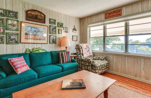Kingston Casa | Walk to Marina Family Home with Yard in Kingston
