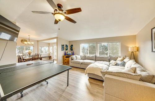 Harrison Casa | Walk to Marina Harrison Cabin with Lake View!