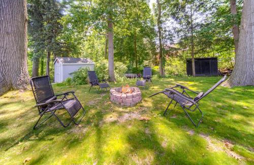 Mentor Casa | Walk to Marina Home with Hot Tub in Mentor!