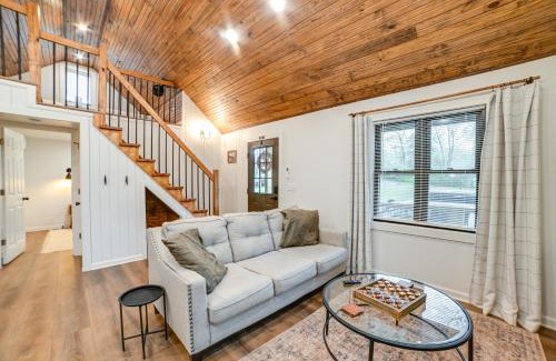 Springville Casa | Walk to Marina Springville Cabin with Fire Pit!