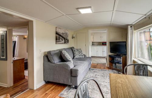 Coos Bay Casa | Walk to Mingus Park Quaint Escape with Private Yard