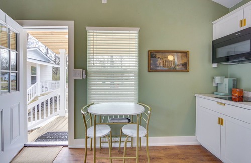 Jefferson Cabaña | Walk to Museums: Art Deco Cottage in Jefferson