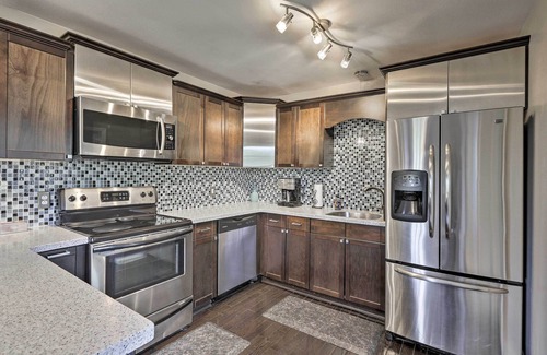 Edgehill Casa | ¡NUEVO! Casa remodelada con patio - Walk to Music Row!