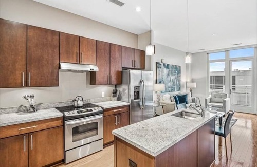 George Washington University Apartamento | Walk to National Mall | Rooftop Grilling & Lounge | nr DuPot Circle