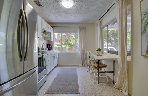 Deerfield Beach Cabaña | Walk to Ocean: Chic Deerfield Beach Cottage!