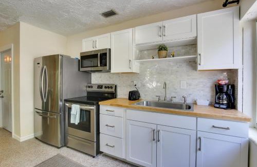 Deerfield Beach Casa | Walk to Ocean Chic Deerfield Beach Cottage!