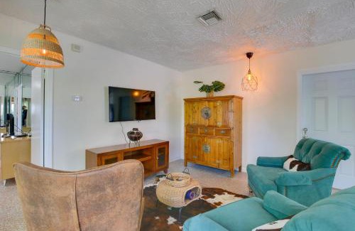Deerfield Beach Casa | Walk to Ocean Chic Deerfield Beach Cottage!