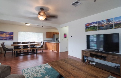 Hauula Casa | Walk to Ocean from house- close to BYU-H & Polynesian Cultural Cntr 3 bed 2 bath