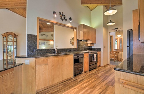 South Beach Casa | South Beach Home w / Hot Tub, Deck - Walk to Ocean!