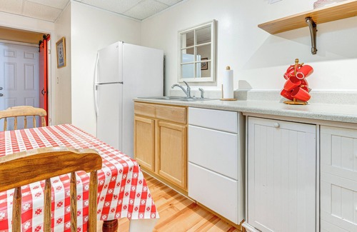 Vienna Apartamento | Walk to Ohio River & Spencer Landing: Apt w/ Patio