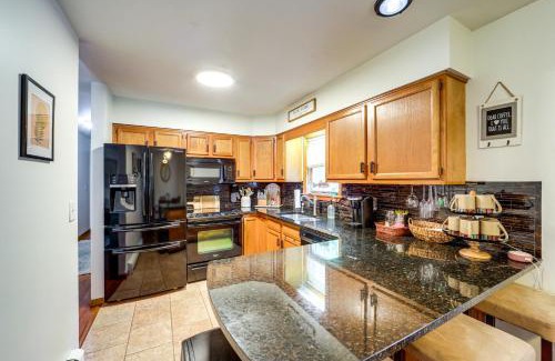 Auburn Casa | Walk to Owasco Lake Auburn Home with Hot Tub