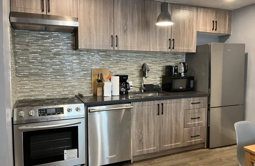 Lowertown Casa | Walk to Parliament/OU Entire Unit W/FreeParking