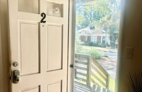 Piedmont Heights Casa | Walk to Piedmont Park, Townhouse Sleeps 6, Fire Pit , Parking