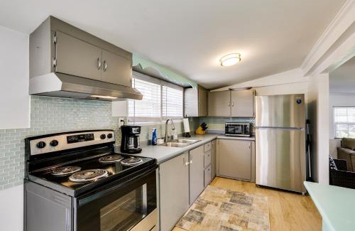 Steinhatchee Casa | Walk to Pier and River Dtwn Steinhatchee Escape!