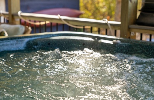 Honor Casa | Walk to Platt River, Game Room, Hot Tub,Indoor Pickleball, Kayaks, Bikes, Arcade