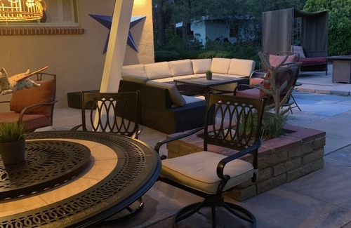 Northeast Santa Fe Casa | Camina hasta la Plaza y el Cañón: privado y cómodo; Perfecto para familiares y amigos.