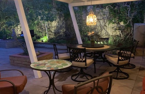 Northeast Santa Fe Casa | Camina hasta la Plaza y el Cañón: privado y cómodo; Perfecto para familiares y amigos.