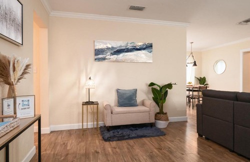 Gainesville Casa | Walk to pool, mins 2 University, Stadium, Hospital