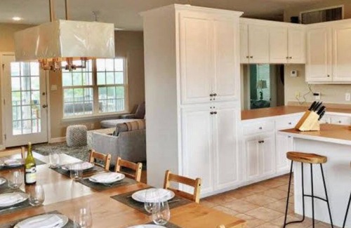 Surf Side Shores Casa | WALK TO PRIVATE ACCESS "PET FRIENDLY BEACH" ENJOY PRIVATE POOL & HOT TUB