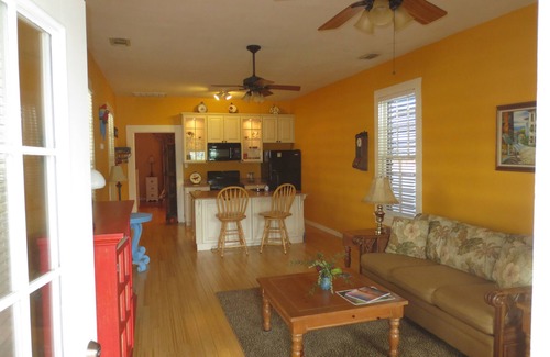 San Jacinto Casa | Historic 1900 Cottage: Beautiful & 3 BLOCKS from BEACH! Caminata a BARES / RESTAURANTES