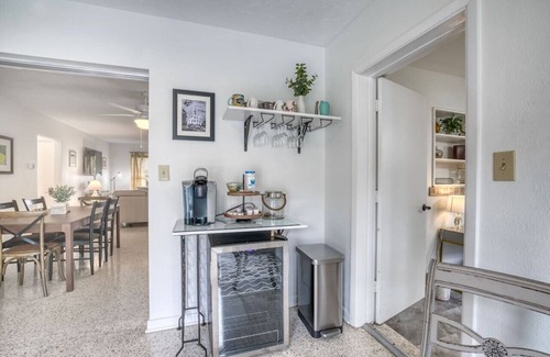 River District Casa | Walk to Restaurants/Local shops-Near Beaches & IMG