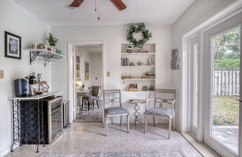 River District Casa | Walk to Restaurants/Local shops-Near Beaches & IMG