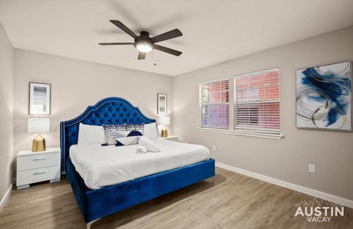 Brentwood Apartamento | Walk to Restaurants or Cook in Subway Tile Kitchen