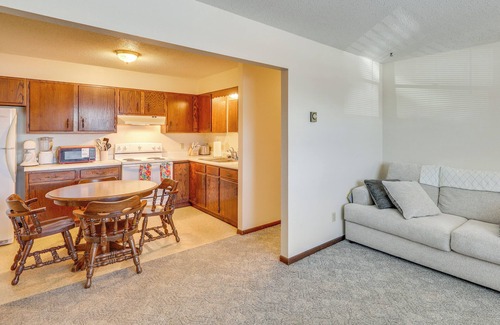 Pierre Apartamento | Walk to River: Downtown Pierre Apartment