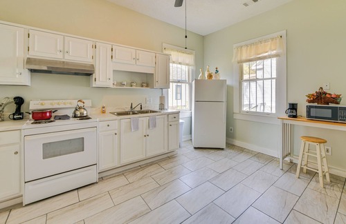 Columbus Casa | Walk to Riverfront Park: Updated Home in Columbus!