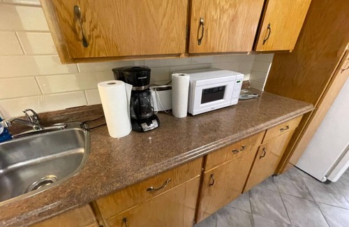 Saint-Jean-Baptiste Apartamento | Walk To Rue St-Jean: Fast Wi-Fi + workspace + AC