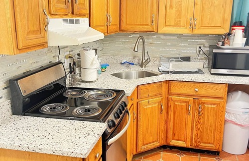 South Farmingdale Casa | Walk to Ryder Cup gate 4 and LIRR Station.nNo need for Uber or car rental.
