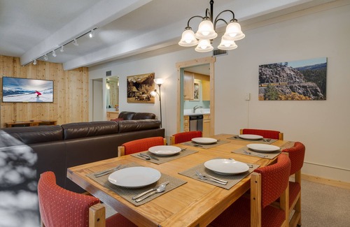 Warrior's Mark Condominio | Camine hasta Peak 9 y las tiendas y los festivales de Breckenridge en el centro.