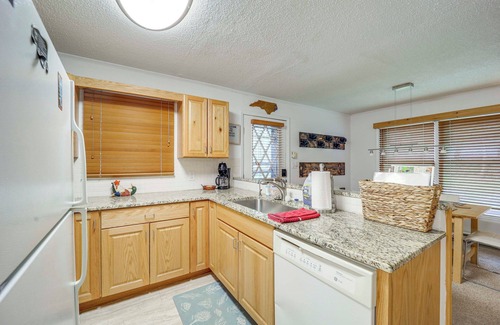 Beech Mountain Condominio | Walk to Ski Lift: Beech Mountain Condo