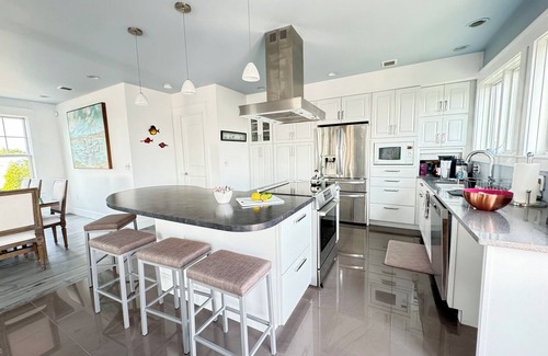 Katama Casa | Walk to South Beach! Best deal on Martha's Vineyard