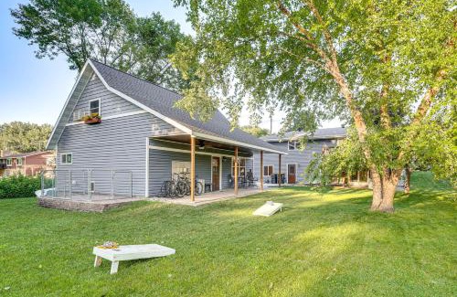 Mankato Casa | Walk to Spring Lake with Waterpark Family Retreat!