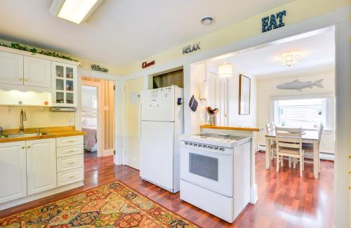 Clayton Casa | Walk to St Lawrence River Clayton Apt with Porch!