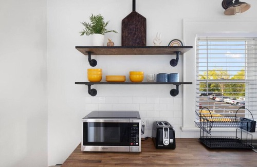 Bristol Casa | Walk to State Street - Remodeled Home