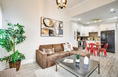 Faubourg Livaudais Casa | Walk to Streetcar & Dining: Modern NOLA Home Base!